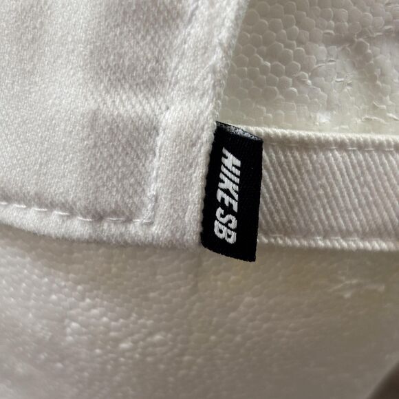 Nike SB Hat Cap Strap Back One Size White Heritage86 Embroidered Crest Mens - Picture 4 of 8